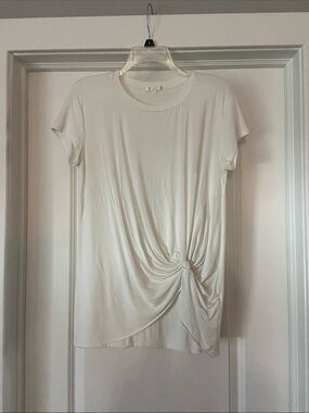 Women’s Twist-Knot Short Sleeve Tee